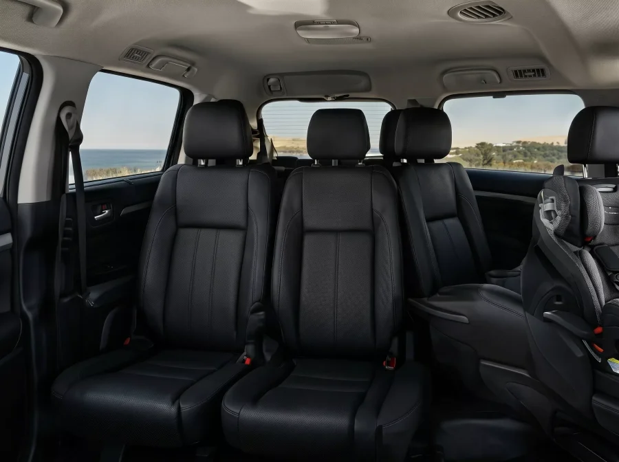 move to santorini transfers vito interior full cabin